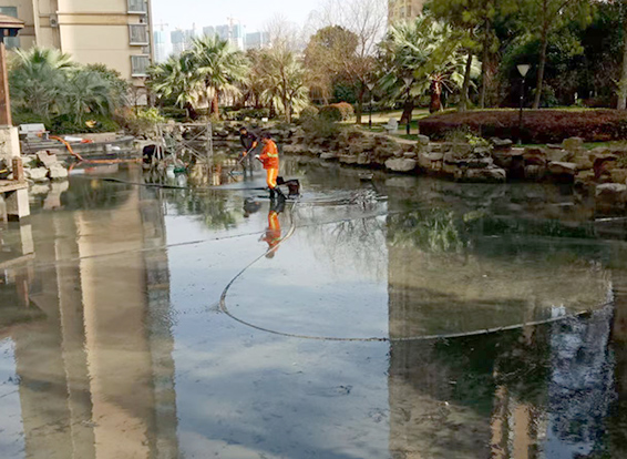 纳溪景观池淤泥清理