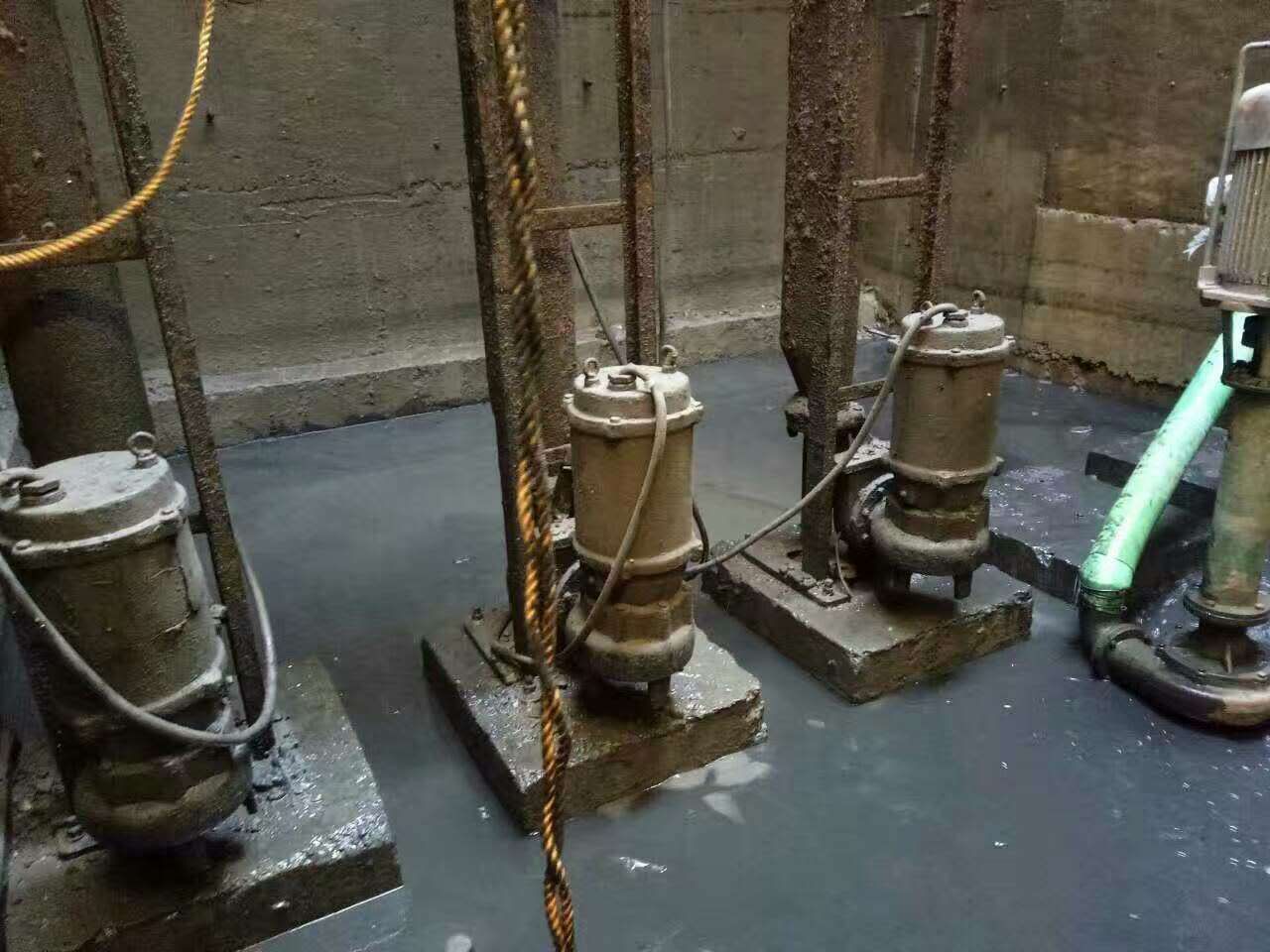 纳溪污水池清理