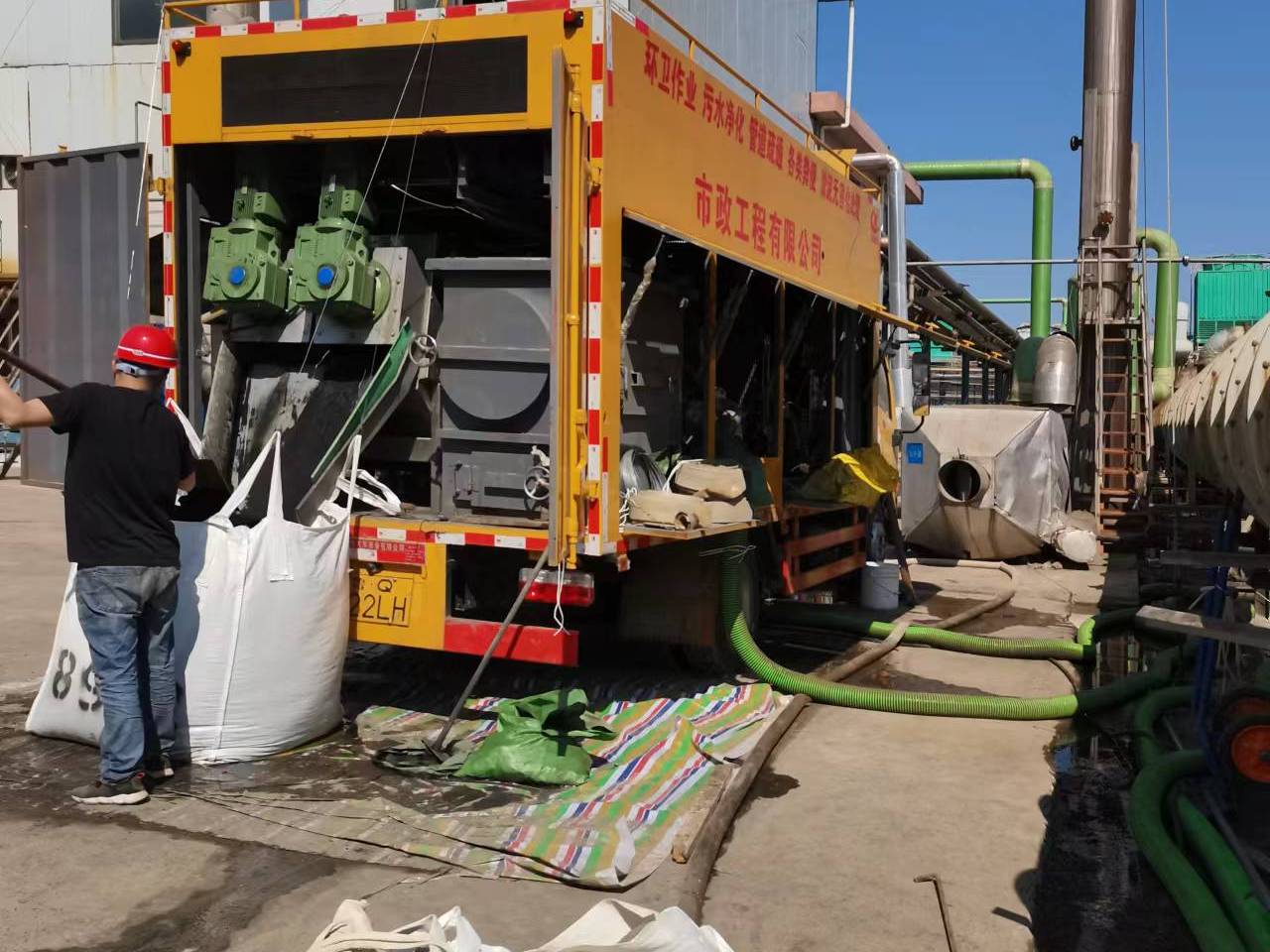 纳溪淤泥压干处理